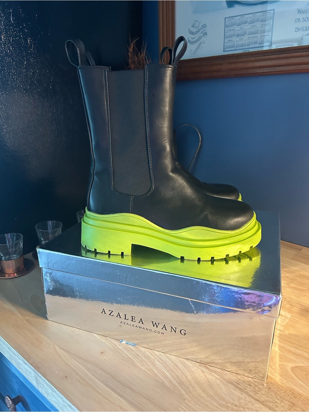 AZALEA WANG Ghosted Flatform Chelsea Boots Lime Green Sole Black Size 9